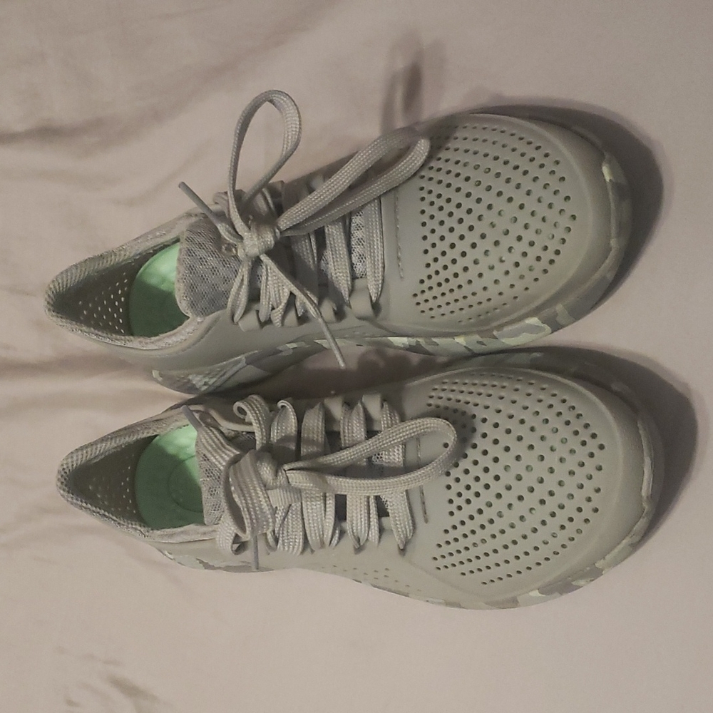 Women's Crocs size 5